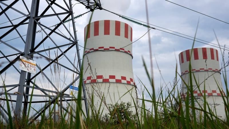 Jadernou elektrárnu v Rusku zasáhl ukrajinský dron, tvrdí Moskva. Měl narazit do chladicí věže