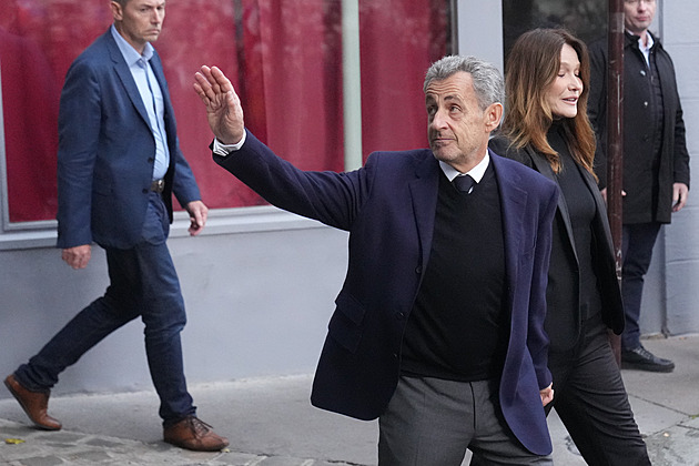 Exprezident Francie Sarkozy nastoupil do vězení, přirovnal se k Edmundu Dantesovi