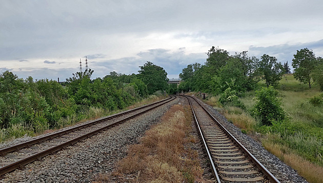 Vlak u Raspenavy na Liberecku srazil člověka. Železnice už je v provozu