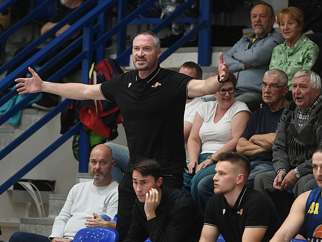 Sluneta se do cizinců netrefila, posilu hledá marně: Sehnat pivota je nejtěžší