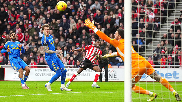 ONLINE: Tottenham hraje derby na Crystal Palace, Sunderland remizoval s Leedsem