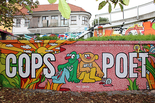 Český výletník: Král s mobilem a ostravská madona. Za nejzajímavějšími muraly