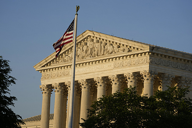 Nejvyšší soud zablokoval Trumpovi plošná cla. Nadšení střídá nejistota, co bude dál