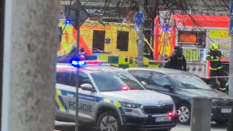 Drama v Havířově: Zabarikádovaný ozbrojenec je po smrti. Zraněného policistu odvezla záchranka