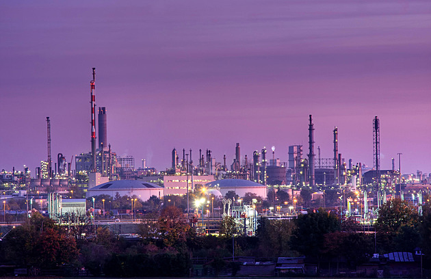 Chemický gigant BASF znovu škrtá. Zisk stagnuje, přijde další propouštění