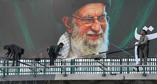 Nezadělává si Trump na nový Irák? Hrozí, že Írán dopadne jako po pádu Saddáma