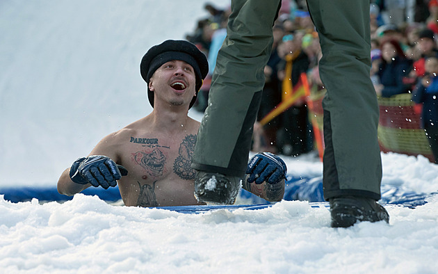 Na Špičáku skončila Jízda přes louži pro většinu účastníků koupáním
