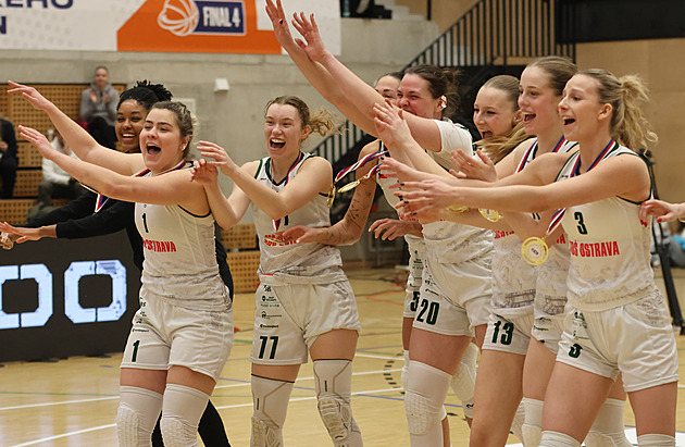 Dva poháry už drží. Nejvydařenější sezonu chtějí v SBŠ završit úspěchem ligovým