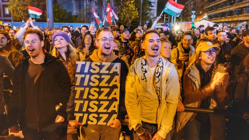 Vítězství Magyara ocenila von der Leyenová i Macron. Pavel vyzdvihl vysokou volební účast