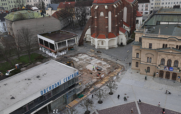 Sklepení i s výzdobou. Archeologové odkrývají minulost vnitrobloku Slezanky