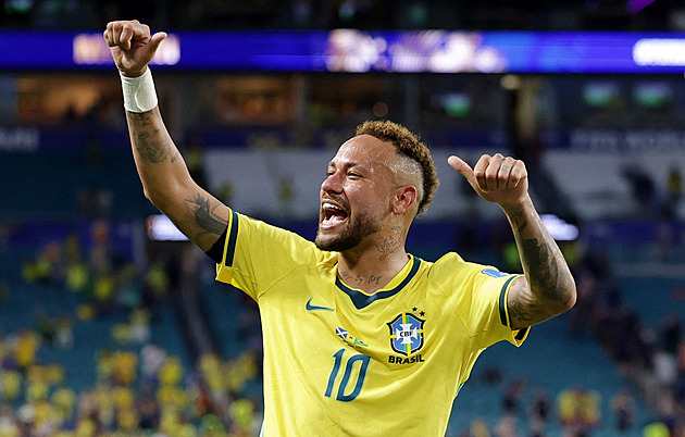 Nekonečný cirkus kolem Neymara. Brazilci jsou idolem posedlí. Ale umí se povznést?