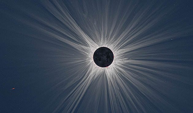 Fotografové Slunce přišli na srpnové zatmění o letoun NASA, mají obavy z mraků