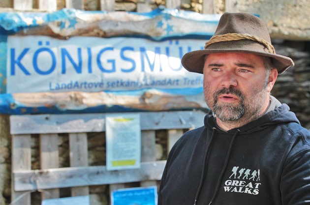 Nejdřív práce, potom zábava. Přípravy na letošní festival Königsmühle vrcholí