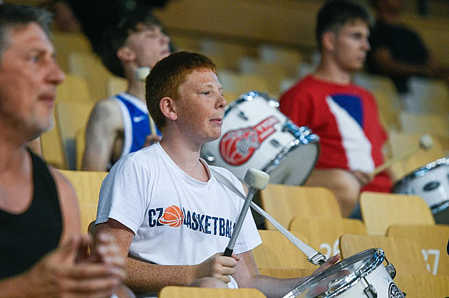 Houška: Zákaz trumpet a bubnů? Ne! Pokřikování rodičů na děti je větší problém